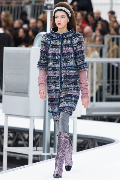 Look 50
